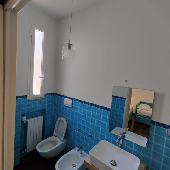 TarasBedroomToilet_2