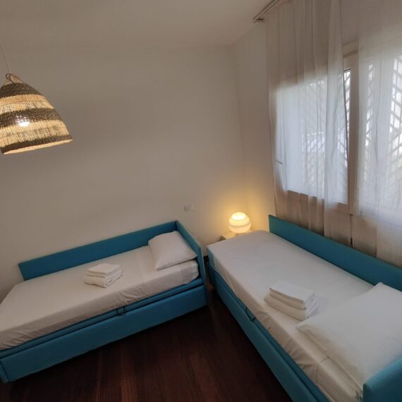 TarasBedroom_2