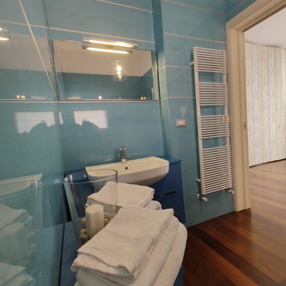 TarasMasterBathroom_2